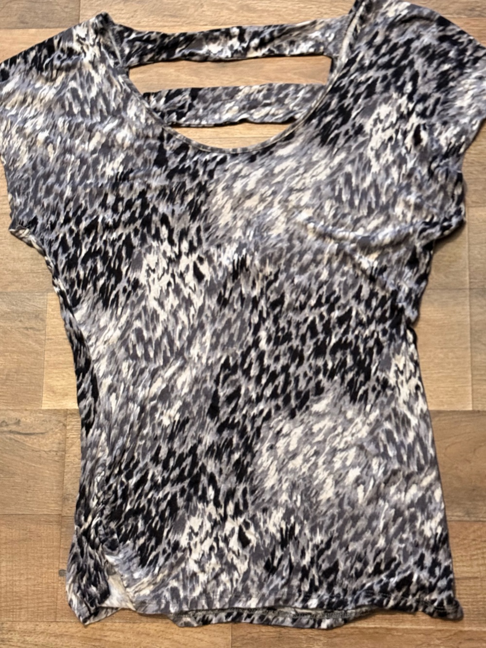 Vanity Cut-Out Ladder Open Back Animal Print Dolman Top •Size S•